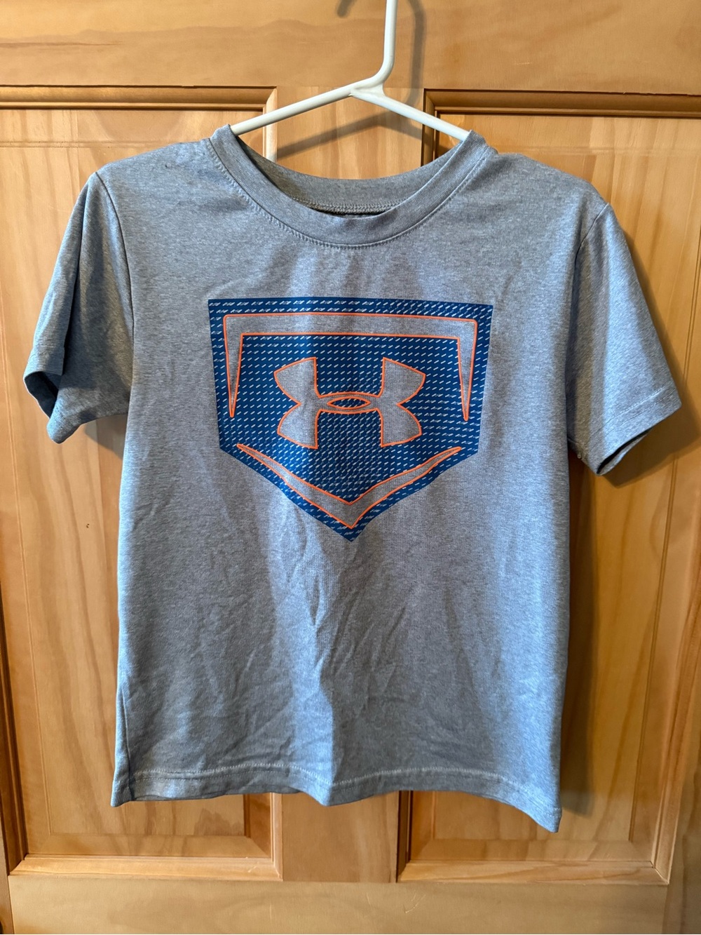 Like New, Boys Size 6 Under Armour T-Shirt